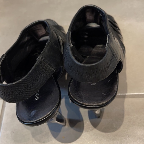 Shoes - Picture 2 of 4